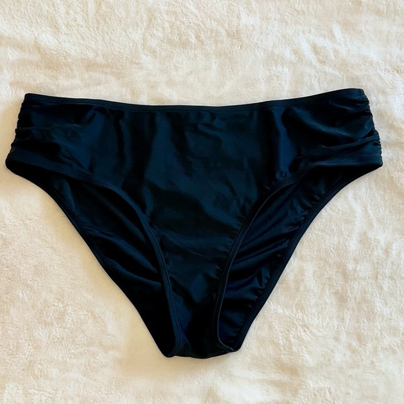 NEW Cupshe Elegant Black Bikini Bottom - Size: Extra Large - Picture 1 of 6